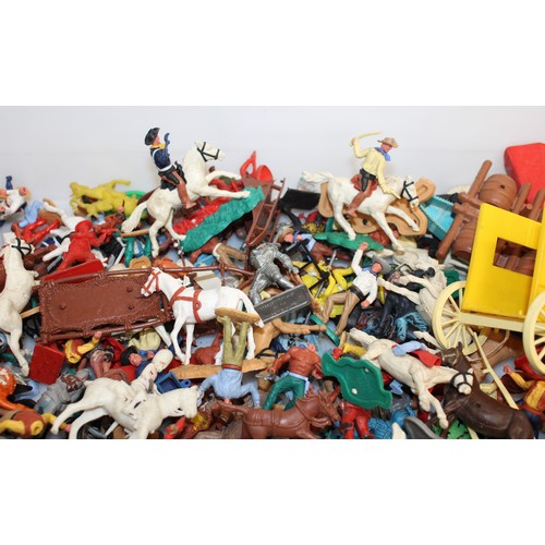 700 - A Quantity Of Collectable Cowboys And Indians Etc Box Not Included Various Conditions