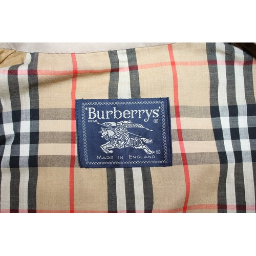 284 - Men's Burberry London Rain Mac Size 54 Reg C82D
Damage To One Button & One Button Missing As Shown I... 