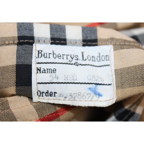 284 - Men's Burberry London Rain Mac Size 54 Reg C82D
Damage To One Button & One Button Missing As Shown I... 