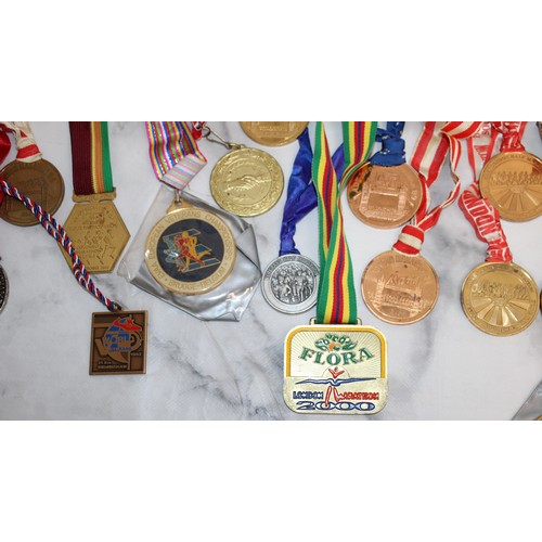 605 - 17 Running Medals - Includes Multiple London Marathons, Half Marathons and Others