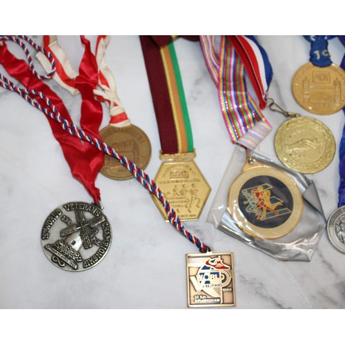 605 - 17 Running Medals - Includes Multiple London Marathons, Half Marathons and Others