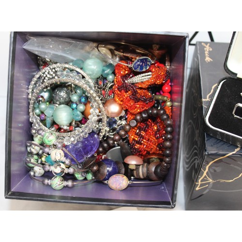 434 - Box Containing Jewellery Items Etc & 3 x Bead & Jewellery Magazines