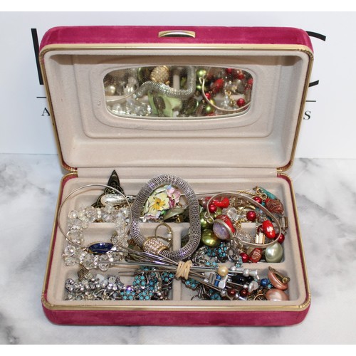 436 - Jewellery Box Containing Jewellery Items Etc