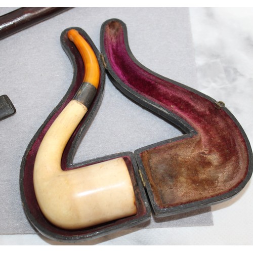 593 - Selection Of Smoking Pipes