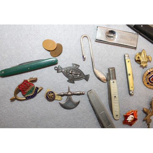 136 - Mixed Collectables Inc- Badges/Penknife's/Cigar Cutter Etc