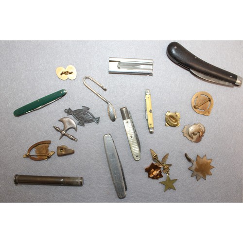 136 - Mixed Collectables Inc- Badges/Penknife's/Cigar Cutter Etc