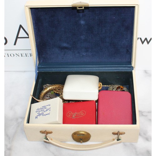 437 - Jewellery Box Containing Various Jewellery Items