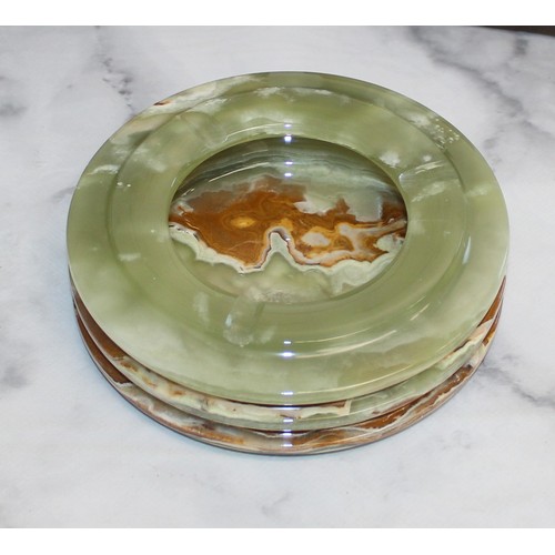 594 - 4 x Boxed Vintage Onyx Cigarette Ashtrays