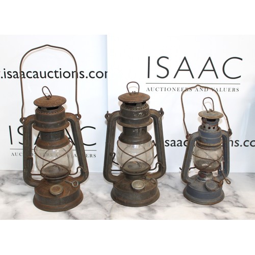 210 - 7 x Vintage Lamps And Carriage Lamps
Tallest 36.5cm
VARIOUS CONDITIONS
COLLECTION ONLY