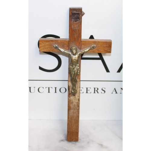 280 - Church Related Items Including Kneelers, Crucifix, Cross, And A Communion Cup Holders
Cross Height 6... 