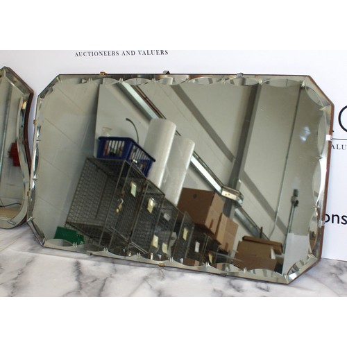 223 - 5 x Vintage Mirrors Some With Decorative Detail 
Various Conditions
Dimension Of Largest Mirror 66cm... 