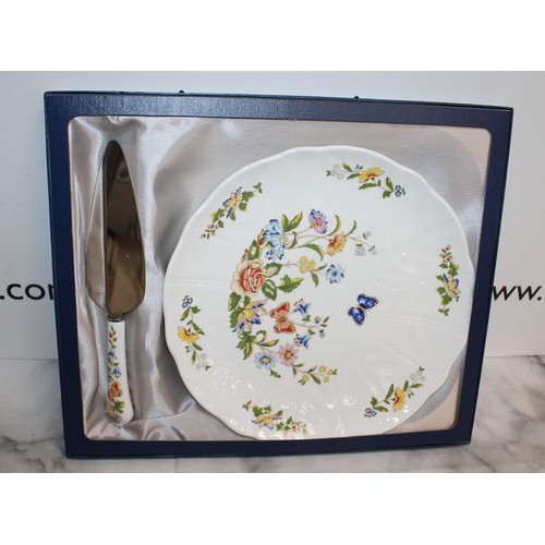 201 - Boxed AYNSLEY English Fine Bone China Cottage Garden Cutlery Pie Server & Plate 10 1/2