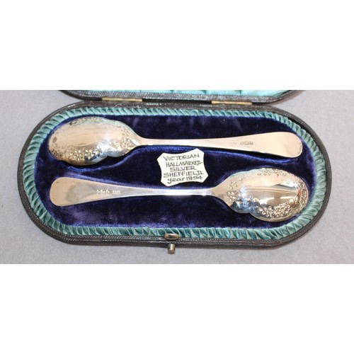 499 - Boxed Victorian Hallmarked Silver Sheffield 1894 Spoons Set