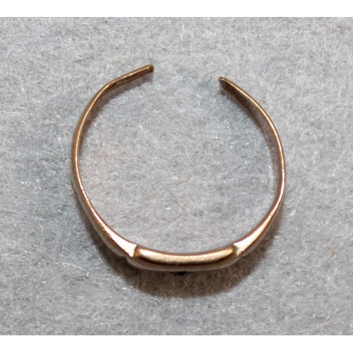 560 - Stamped 375 Gold Ring (Broken) Total Weight-3.86g