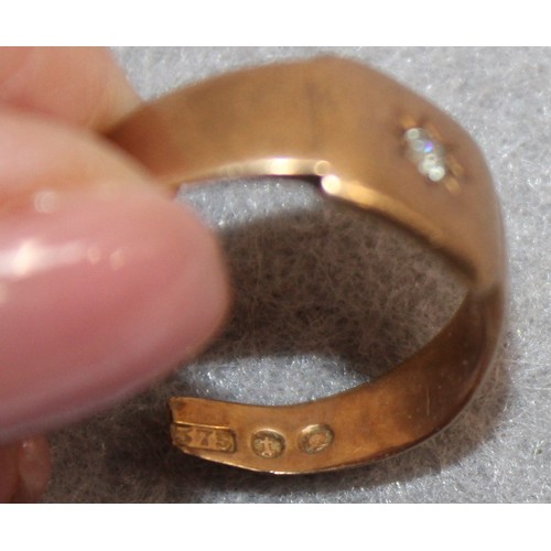 560 - Stamped 375 Gold Ring (Broken) Total Weight-3.86g