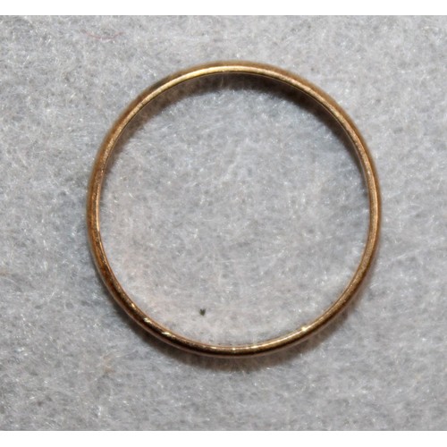 562 - Stamped 375 Gold Band Ring Size N Total Weight 1.39g