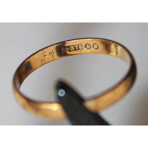 562 - Stamped 375 Gold Band Ring Size N Total Weight 1.39g