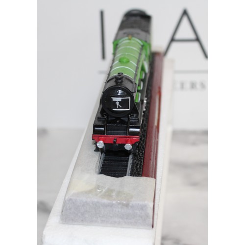 712 - 2 x Boxed Collectable Model Locomotives