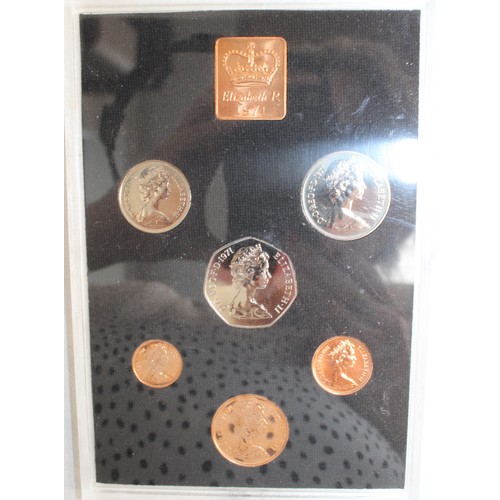 354 - The Decimal Coinage Of Great Britain And Northern Ireland 1971