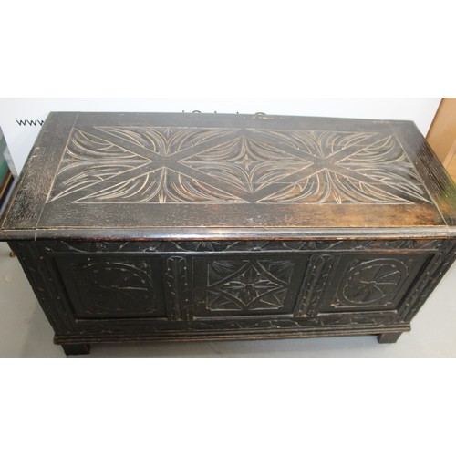 610 - Vintage Wooden Blanket Box/Trunk
Width 98cm
Height 49cm
Depth 48cm
COLLECTION ONLY