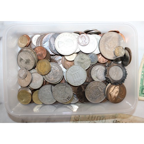 400 - Mixed Coinage & Notes