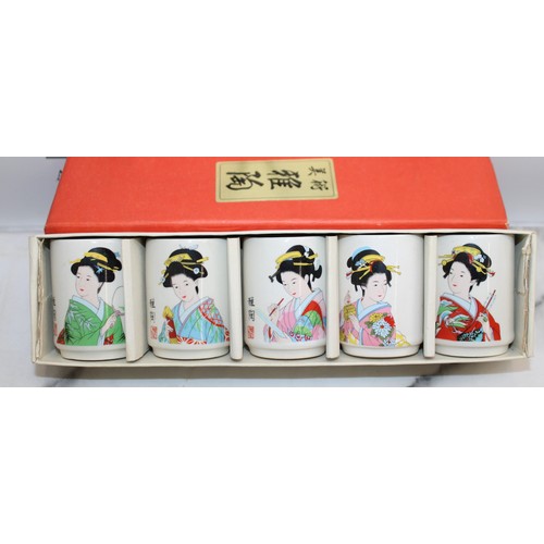 243 - Set Of 5 Vintage Japanese Geisha Girl Tea/ Sake Cups Boxed