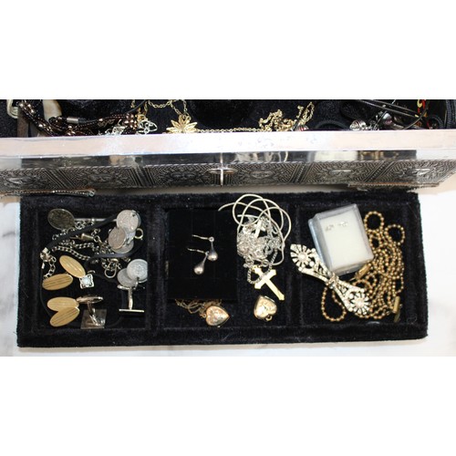 441 - Jewellery Box Containing Mixed Jewellery Items