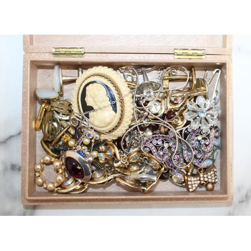 442 - Collection Of Mixed Jewellery Items Etc In A Box