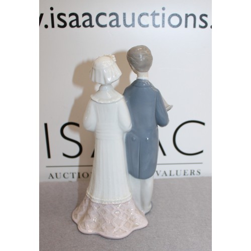 42 - Unboxed Lladro Bride & Groom Porcelain Figurine Height-19.5cm
Collection Only