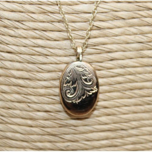 592 - Stamped 375 Gold Locket & Necklace Total Weight 1.65g