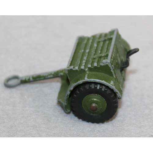 848 - DINKY TOYS Armoured Vehicle ( Field Artillery Tractor) With Trailer & 25 PR Gun