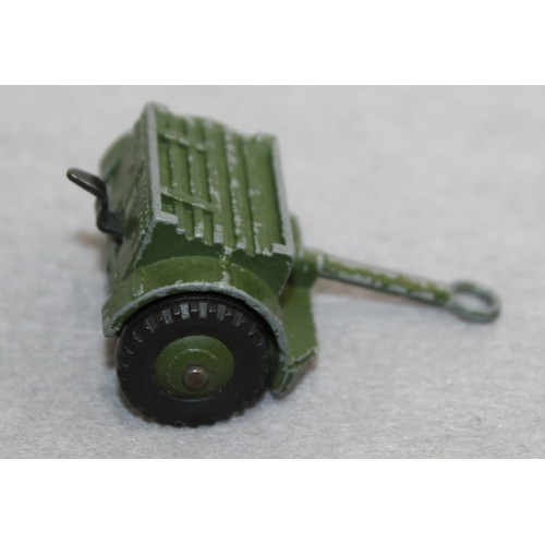 848 - DINKY TOYS Armoured Vehicle ( Field Artillery Tractor) With Trailer & 25 PR Gun