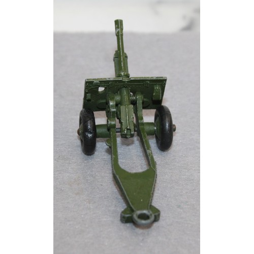 848 - DINKY TOYS Armoured Vehicle ( Field Artillery Tractor) With Trailer & 25 PR Gun