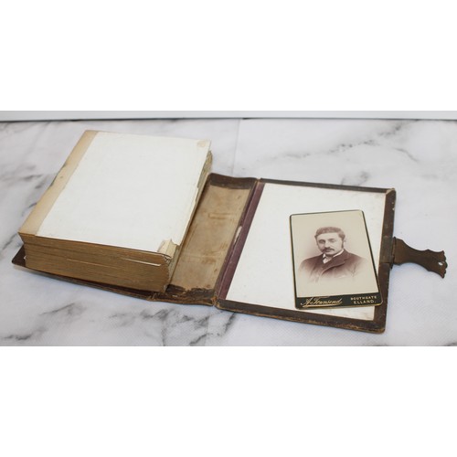 122 - A Collectable Victorian Lockable Family Photo/Post Card Album 15cm x 12cm