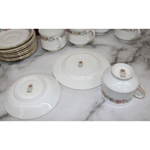 29 - Collectable Paragon Belinda 18 Piece Fine Bone China Tea Set Inc: Three Spare Saucers And Three Spar... 