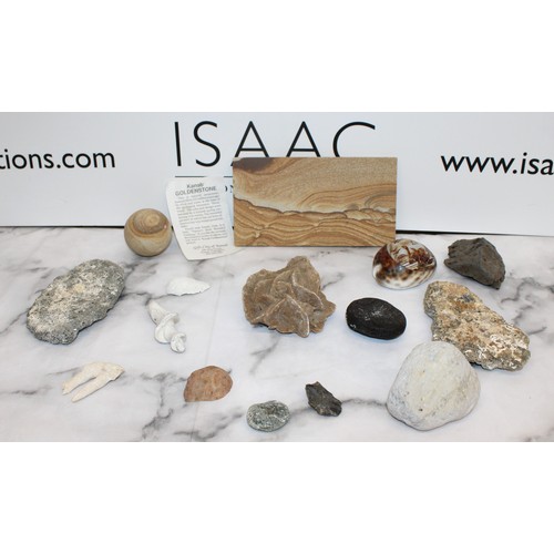 134 - A Selection Of Collectable Stones Inc A Kanab Goldstone Picture Made Out Of Sandstone