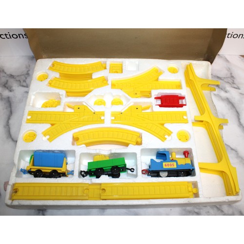 857 - 3 x Vintage Toys Inc- Boxed Corgi /Railway Set/Tandy Radio Controlled Ferrari F40 Turbo/Fisher Price... 