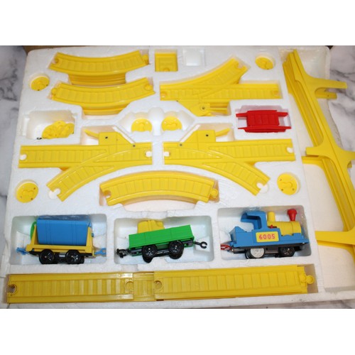 857 - 3 x Vintage Toys Inc- Boxed Corgi /Railway Set/Tandy Radio Controlled Ferrari F40 Turbo/Fisher Price... 