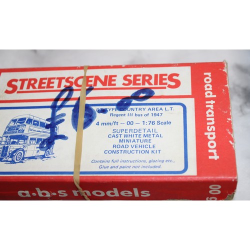 861 - A Selection Of Collectable Streetscene Series By A.b.s Models And A Historic British Road Vehicle Ki... 