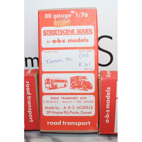 861 - A Selection Of Collectable Streetscene Series By A.b.s Models And A Historic British Road Vehicle Ki... 