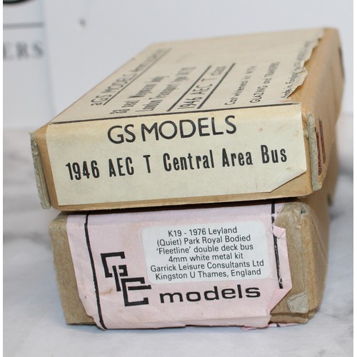 868 - A Selection Of Boxed Collectable Model Bus Kits