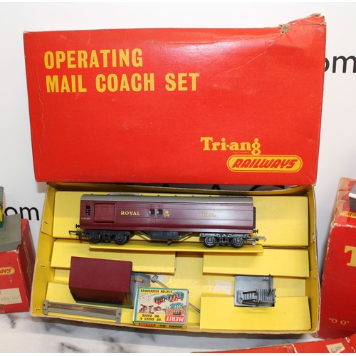 870 - A Selection Of Collectable Tri-ang Railways And Hornby Coaches,Circuit Controller,Power Unit,Engine ... 