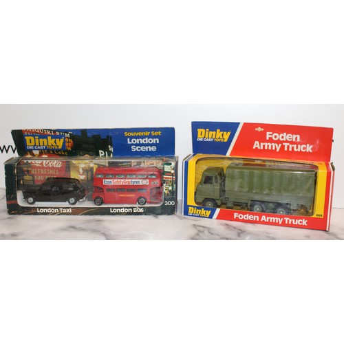 879 - 2 x Collectable Boxed Dinky Model Vehicles Die-Cast Made By Meccano Inc Souvenir Set London Scene An... 