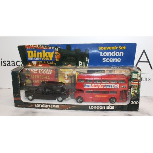 879 - 2 x Collectable Boxed Dinky Model Vehicles Die-Cast Made By Meccano Inc Souvenir Set London Scene An... 