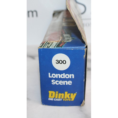 879 - 2 x Collectable Boxed Dinky Model Vehicles Die-Cast Made By Meccano Inc Souvenir Set London Scene An... 