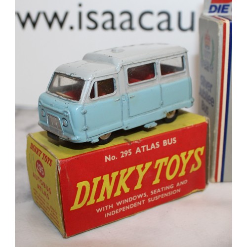 881 - 4 x Collectable Boxed Dinky Model Busses Inc: Die-Cast Silver Jubilee Bus