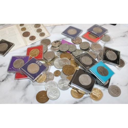 330 - Quantity Of Collectable Coins/Tokens Inc- Commemorative/Tokens/Baby's First Treasure/American Commem... 