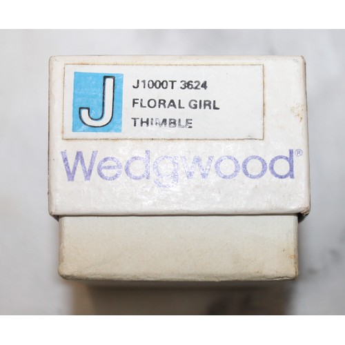 147 - 12 x Boxed Wedgwood Thimbles