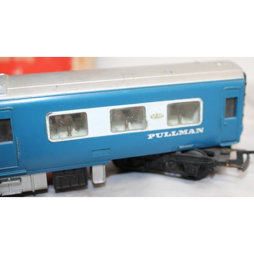 909 - The Blue Pullman Collectable Tri-ang Hornby Electric Train Set