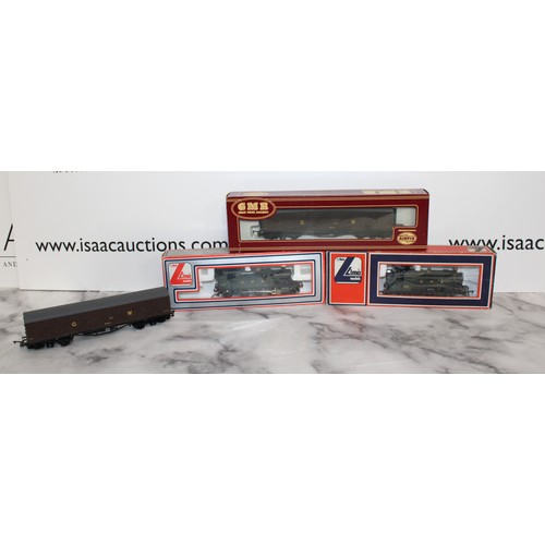 912 - 2 x Boxed Collectable Train Engines By Lima Models And 2 x GMR Carriages  ( Only One Boxed)